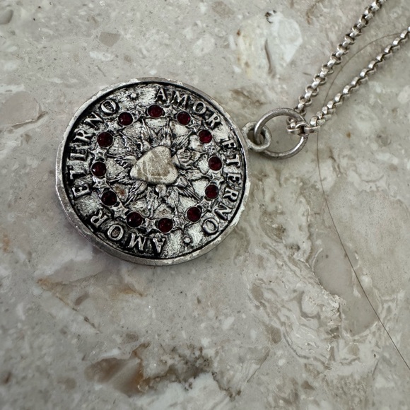 NWT! Very rare Amor Eterno pendant necklace from VSA - Picture 3 of 6